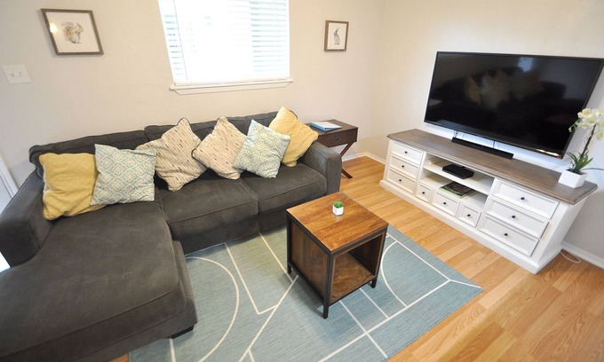 South Lamar Condo | Awesome SoLa Central Austin Condo