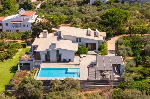 Galatas Villa | Azatis Luxury Villa