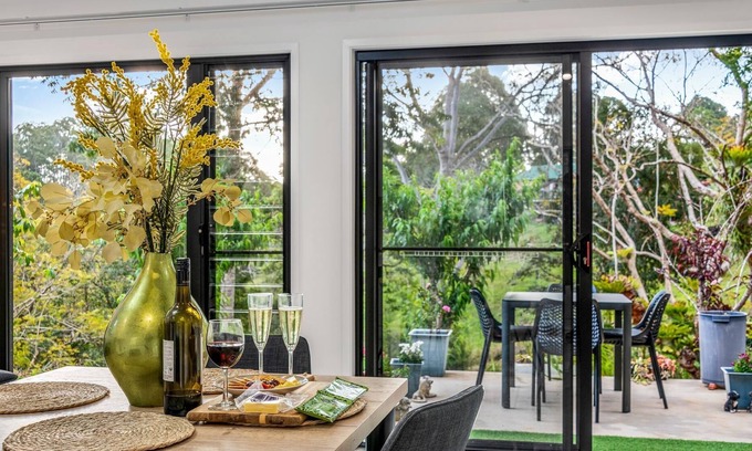 Montville Cottage | Azelea Cottage - Stunning One Bedroom Accessible Cottage, Minutes from Montville Village