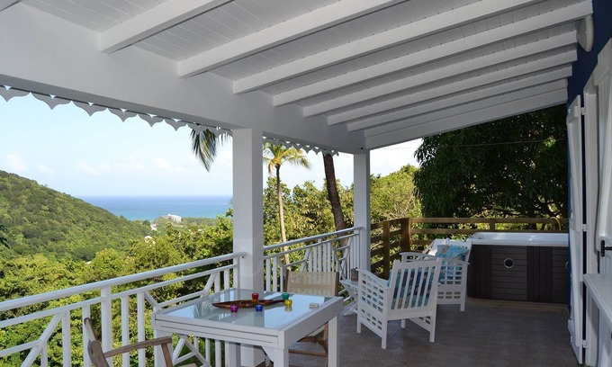 Bas Vent Apartment | AZUR Bungalow: independent accommodation for 2 people with sea view and private jacuzzi