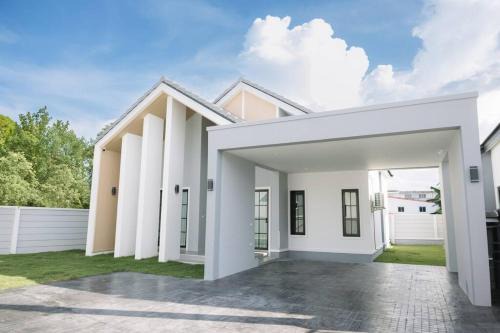 Nakhon Si Thammarat House | Baan Patupjai