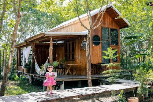 Bung Khong Long House | Baanraipoonwana Baanboonmak