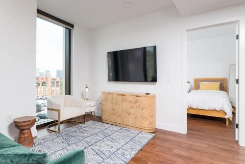 Bay Village Apartment | Back-Bay 2BR Condo w Roof top Gym Parking