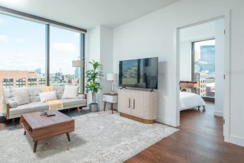 Bay Village Apartment | Back-Bay 2BR Penthouse w Roof top and GYM