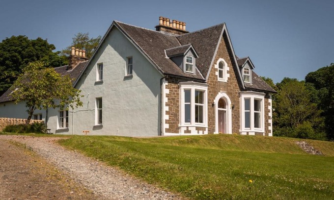 Tobermory House | Bad Daraich