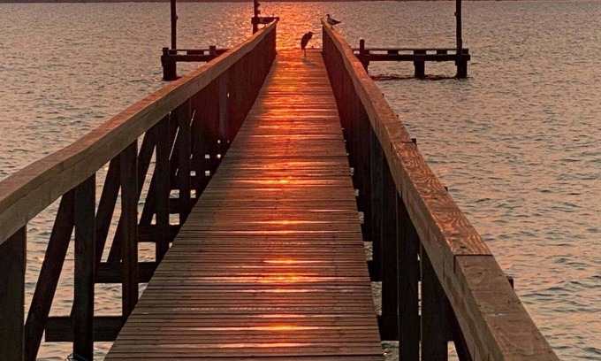 Riviera Beach Cabin | Baffin Bay fishing lodge and water sports