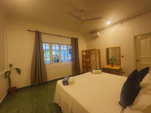 Himmafushi Bed & Breakfast | Bahaaru Villa Surf and Stay