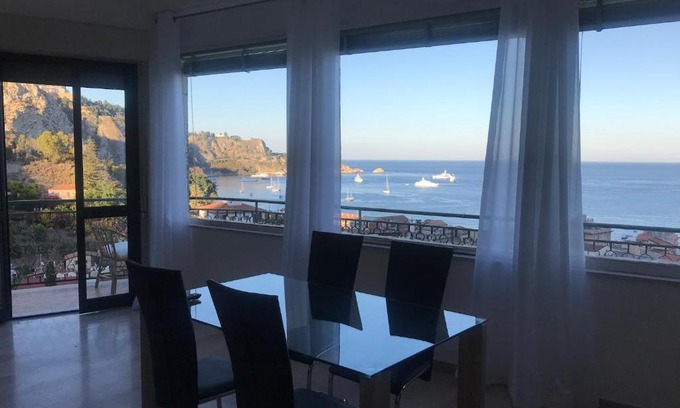 Villagonia Apartment | Baia Taormina Apartment