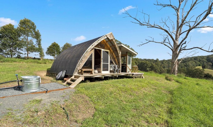 Valery Cabin | Baker's Hut - Off-Grid, Fire Pit, Fire Bath, Cozy, Views, Sleeps 2-3