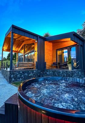 Cisnadioara House | Balada dintre dealuri - Casa Soarelui si Casa Lunii