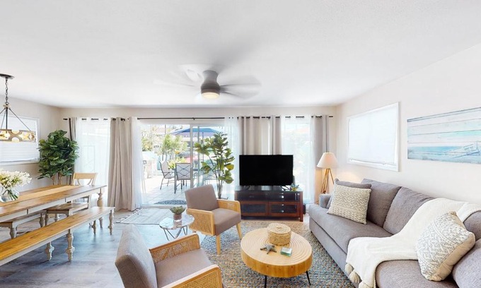 West Newport House | Balboa Blue Lagoon