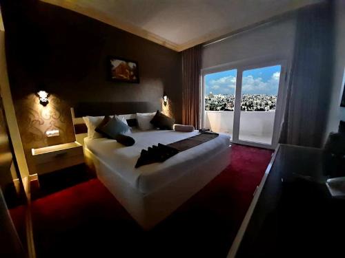 Al Jubeiha Hotel | Balcony Hotel
