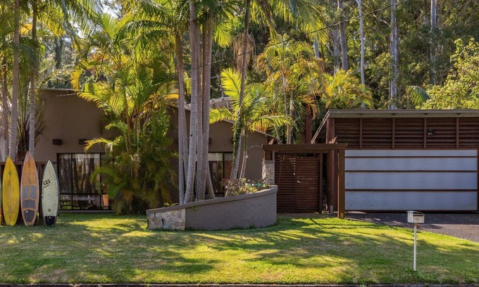 Tarbuck Bay House | Bali by the Bay- Coastal retreat in Tarbuck Bay