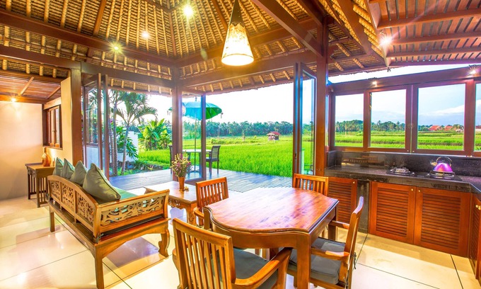 Lodtunduh Villa | Bali Harmony Villa Luxury Rice Field Views On Sale from $99!