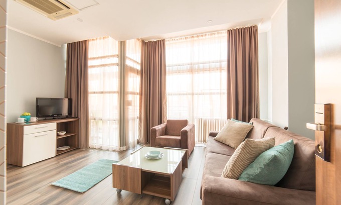 Banovo brdo Hotel | Balkan Hotel Garni