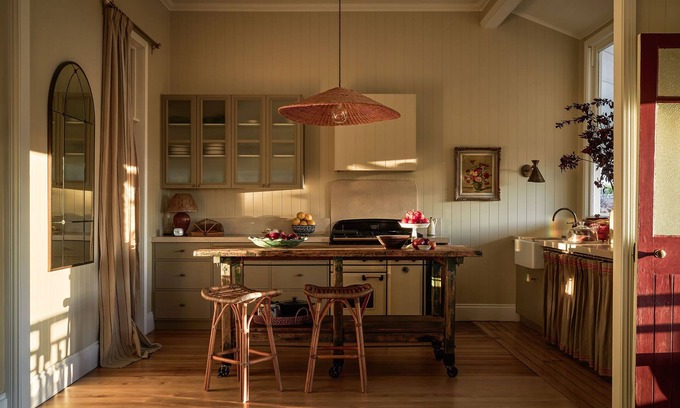 Ballandean Other | Ballandean Lodge -110-year-old grand Queenslander set on a 6 acre olive grove.