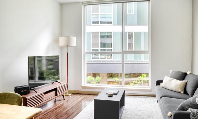 Old Ballard Apartment | Ballard 1BR w WD BBQ Gym nr Waterfront SEA-397