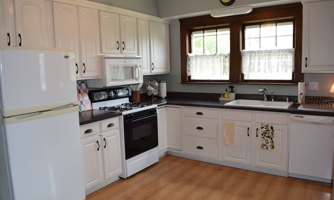 Dyersville House | Ballpark Bungalow in Dyersville, Iowa