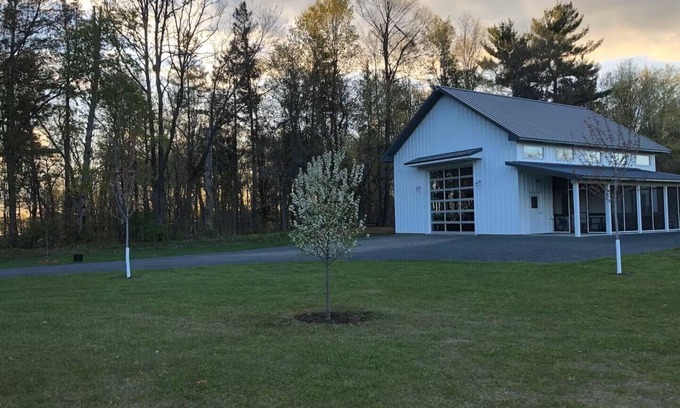 Balsam Lake Cabin | Balsam Lake modern shed cabin + sauna + outdoor shower