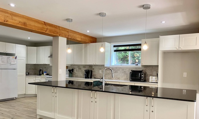 Victoria Road Cottage | Balsam Lake Retreat - great for families, waterfront