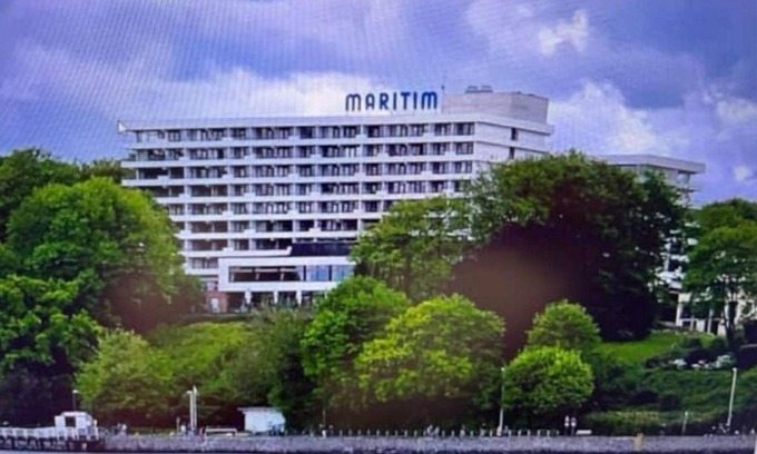 Dusternbrook Apartment | Baltic Sea at its finest/luxury apartment in Maritim with super kitchen/10 m sunny balcony TG