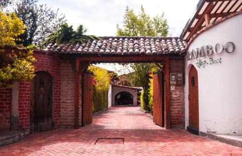 Tumbaco House | Bamboo Village Place