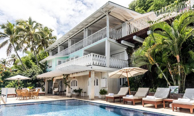 Soufriere Villa | Bananaquit House, large hillside Villa, Piton View - Direct from Owner