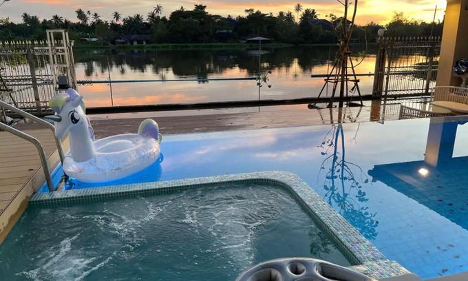 Sam Phran House | Banbangei Riverside Poolvilla
