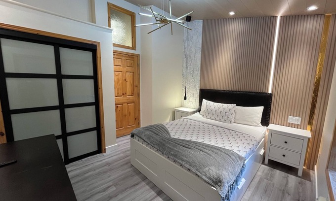 Harvie Heights House | Banff woods lodge-Combo Two Townhouse Door by Door
