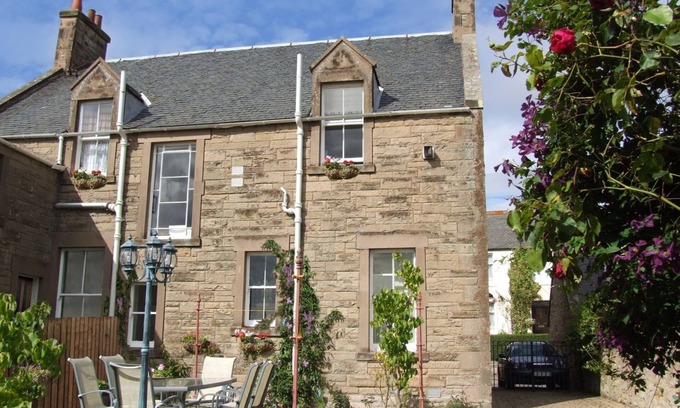 Chirnside Cottage | BANK VIEW, pet friendly, character holiday cottage in Chirnside