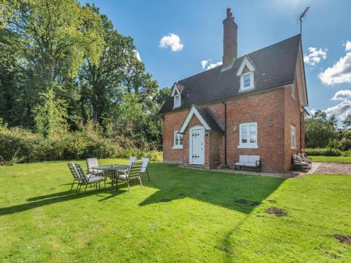 Spilsby House | Bankside Cottage