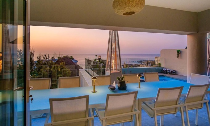 Clifton Apartment | Bantry Nirvana - Ultra lux Apt with views & pool