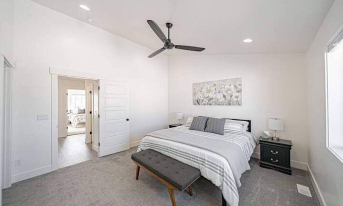 Idaho Falls House | Barcelona Retreat