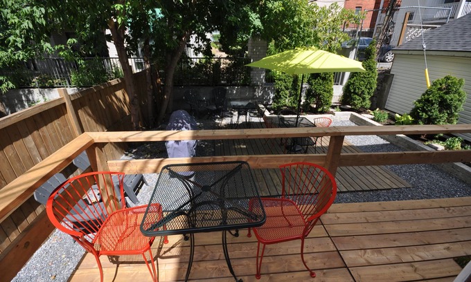 Downtown Ottawa Hostel | Barefoot Inn