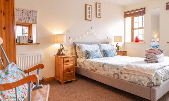 Pentir Cottage | Barn Conversion at the Old Watermill - Snowdonia & Zip World around the corner.