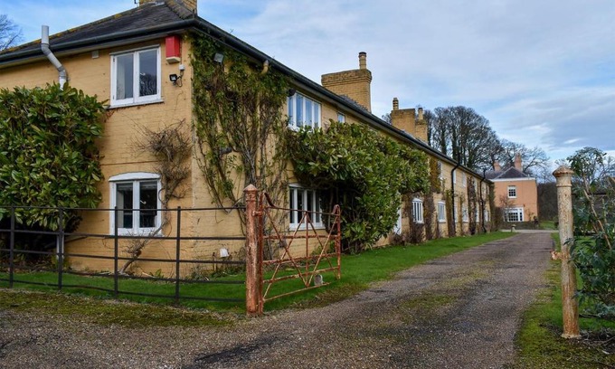 Eythorne House | Barn Cottage