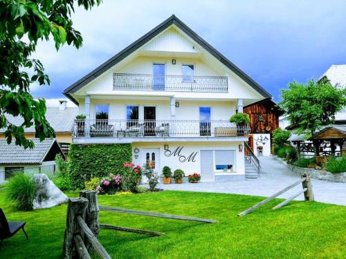 Bled Apartment | Barn House MM