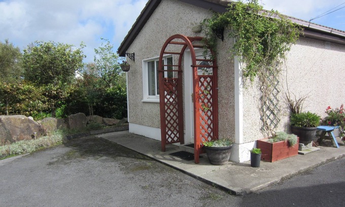 Galway Cottage | BARNA GALWAY STUDIO FOR TWO near Golf and Sea