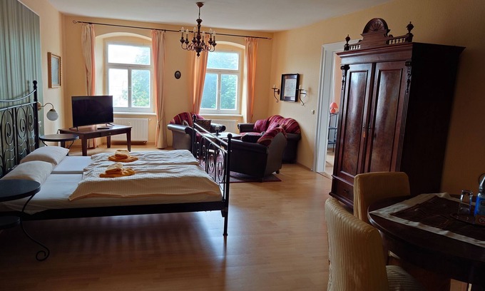 Altstadt Apartment | Barockhaus Fewo 3. Etage - Fewo Barockhaus