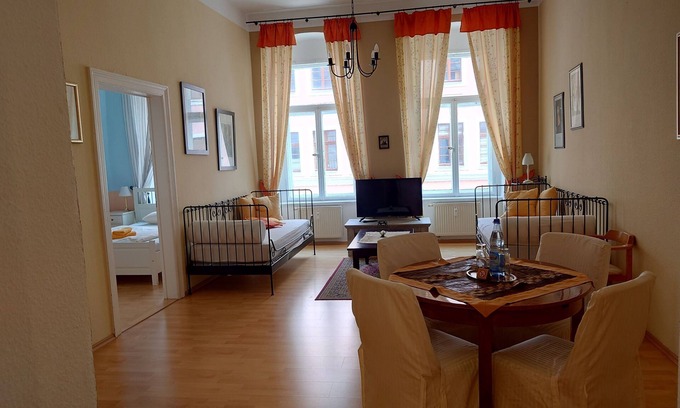Altstadt Apartment | Baroque house apartment 1st floor with French bed - Baroque house apartment