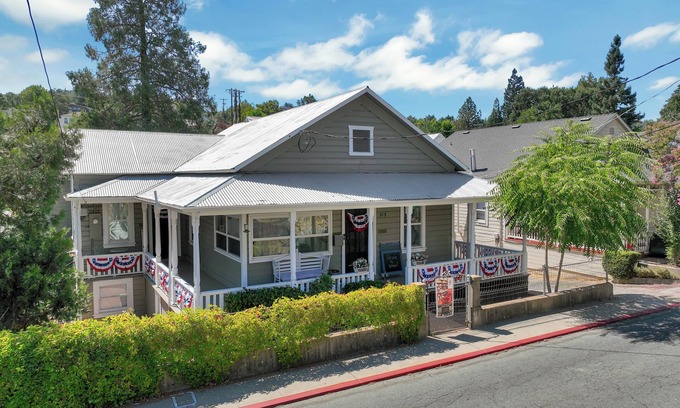 Jackson Apartment | Basement Apartment on Historic Main Street Jackson AMAZING PATIO!