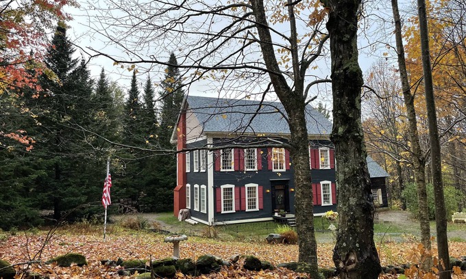 Montgomery Center House | Basil Brook: Colonial-Chic House - near Jay Peak!