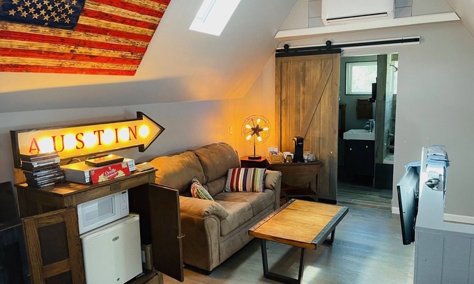 Camp Swift Cabin | Bastrop Tiny Disc Golf Retreat