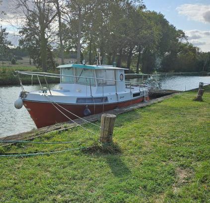 Labastide-d'Anjou Boat Rental | bateau tinkerbell