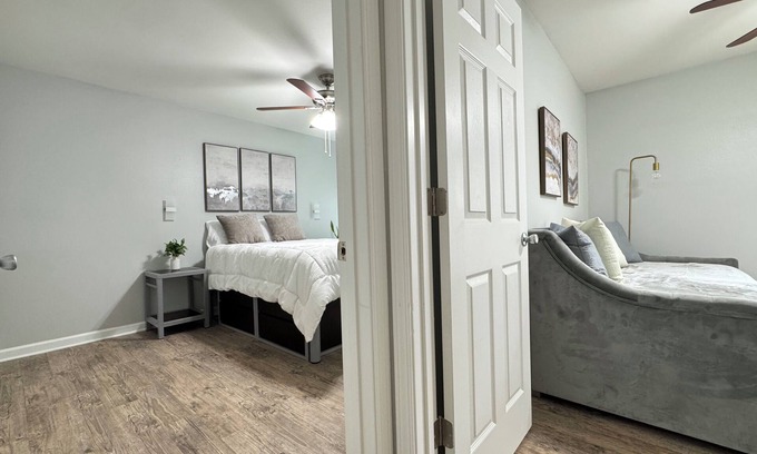 Inniswold Apartment | Baton Rouge Bliss! Trendy 2BR Apartment Near Everything