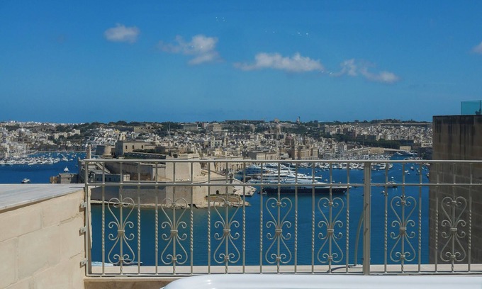 Valletta House | Battery House