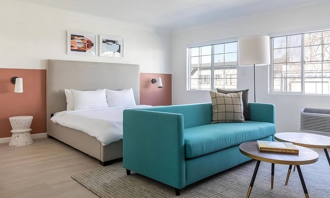 Piedmont Avenue Resort | Bay Area Charm: Comfortable Accommodation within 6 miles of Berkeley Marina!