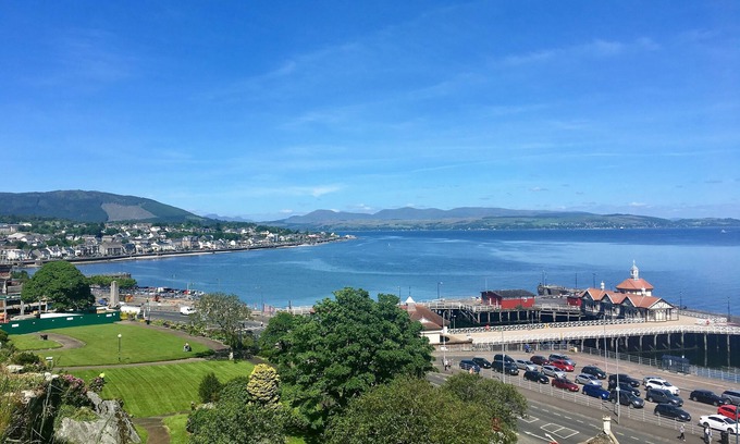 Innellan Cottage | Bay Cottage, quiet location, pet friendly, spa bath, great value for money.
