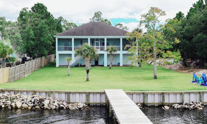 Miramar Beach House | Bay Dreaming-Waterfront-Weddings-Pet Friendly