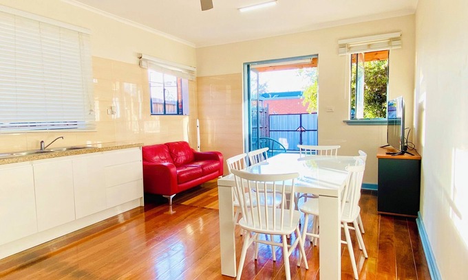 Highett Apartment | Bay Rd | Kids & Pet Friendly | Free Parking